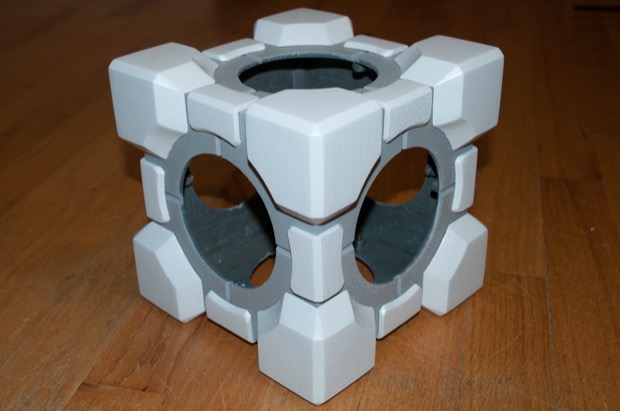 portal_cube_glued_010